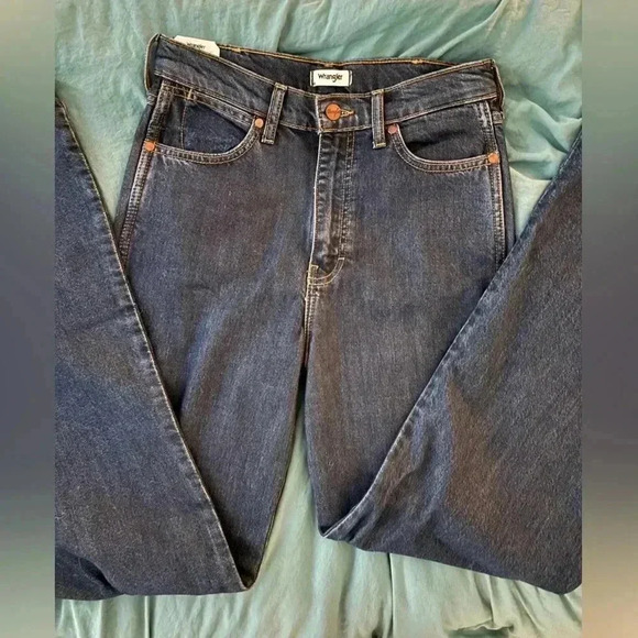 Brand new wrangler jeans dark wash high waisted flare bootcut style size 28x34! - Picture 2 of 11
